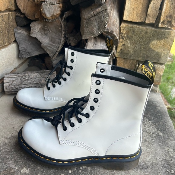 Dr. Martens White Leather Lace-Up 1460W Boots. Combat 8eye boots. NWOB Sz-8L. O - Picture 11 of 16